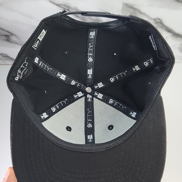 Oakley Hat Black Men's Cap - Picture 7 of 9